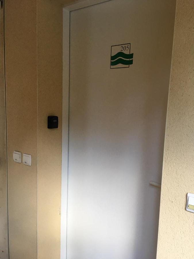 Studio Tres Bien Situe, Belle Vue, Parking Prive Баньер-де-Бигор Экстерьер фото